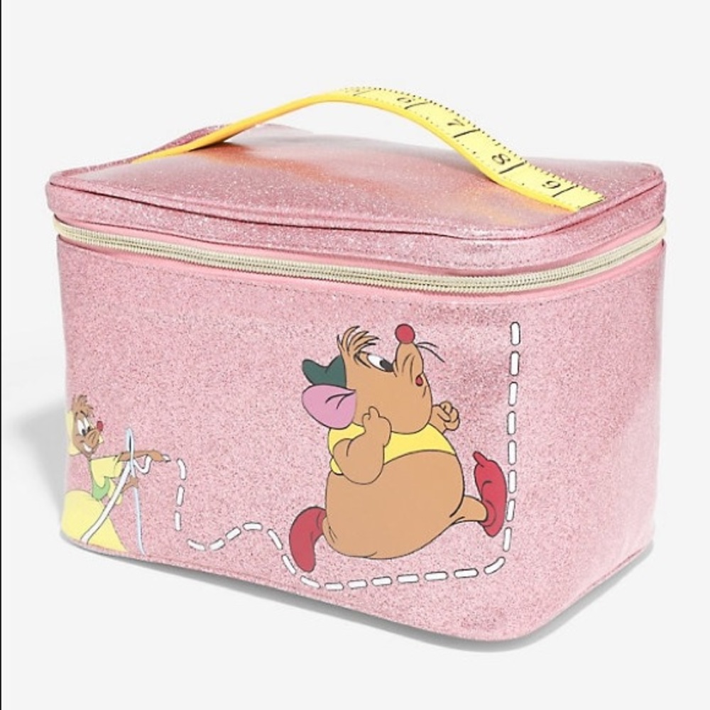 Gus Gus makeup bag by Danielle Nicole USED